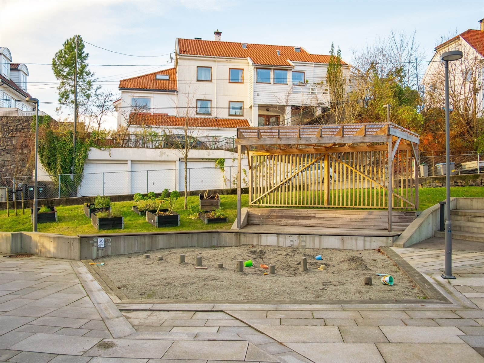 Pent opparbeidet fellesareal i sameiet. Galleribilde