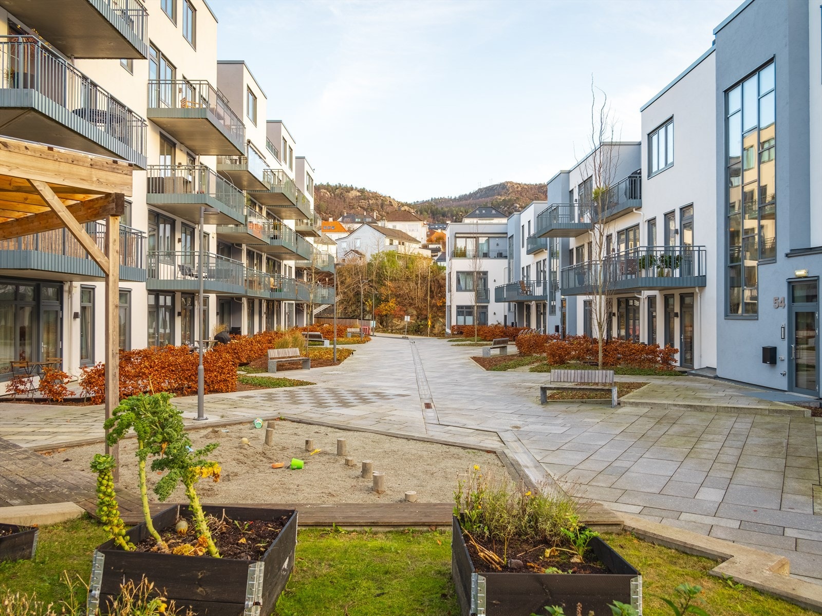 Pent opparbeidet fellesareal i sameiet. Galleribilde