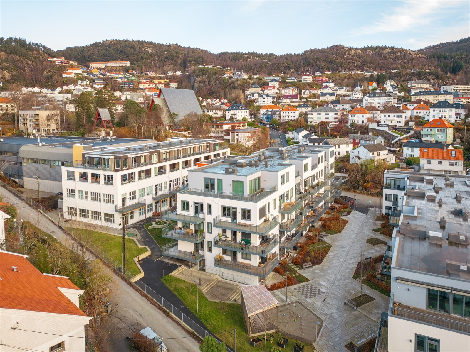 Kort gangavstand til NHH og dagligvarebutikk. Galleribilde