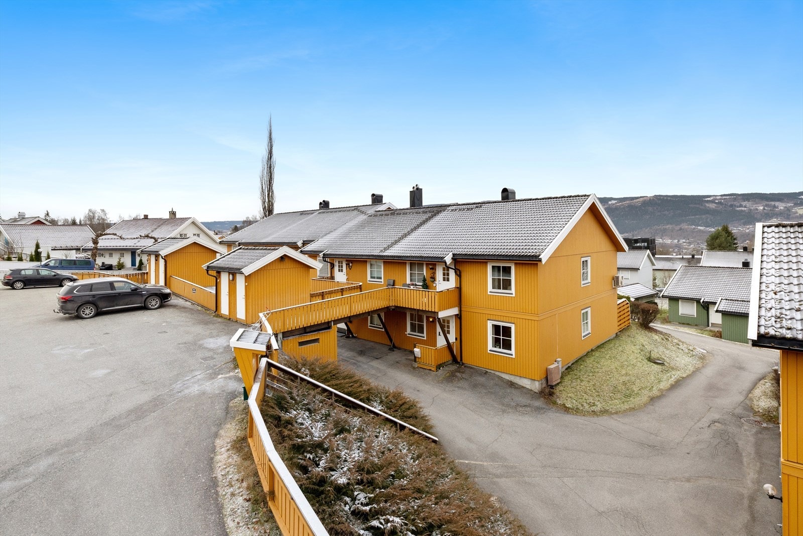 Boligen har en god intern beliggenhet på ende i byggets 1. etasje med enkel, trappefri adkomst. Galleribilde