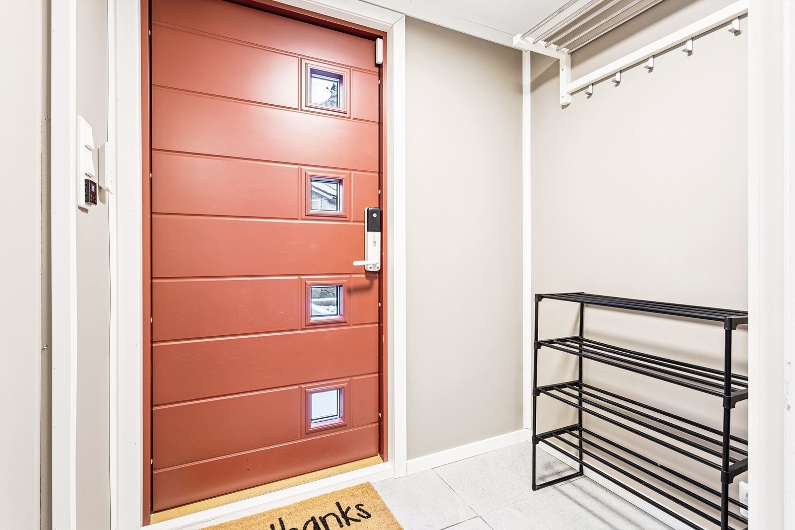 Velkommen inn. : Varmekabler i entré og hall. Galleribilde