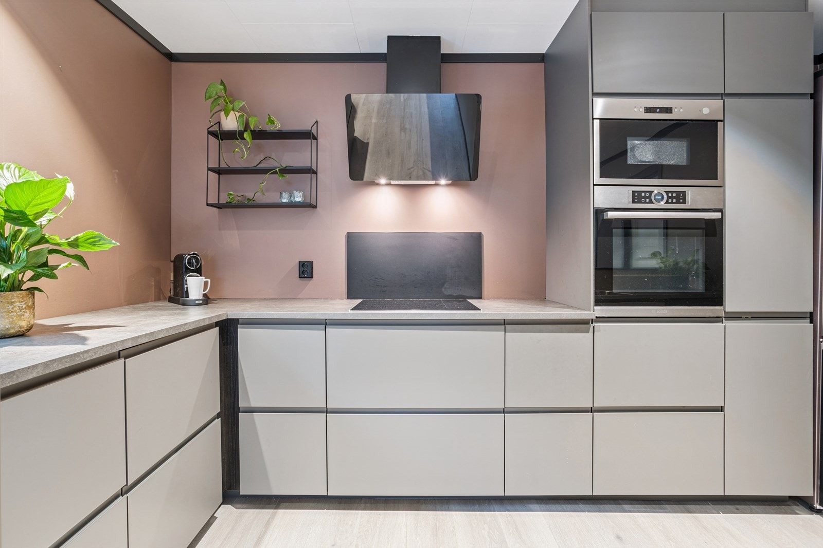 Et superpraktisk kjøkken som vil passe for hele familien, og ikke minst for de matglade kokkene. Galleribilde