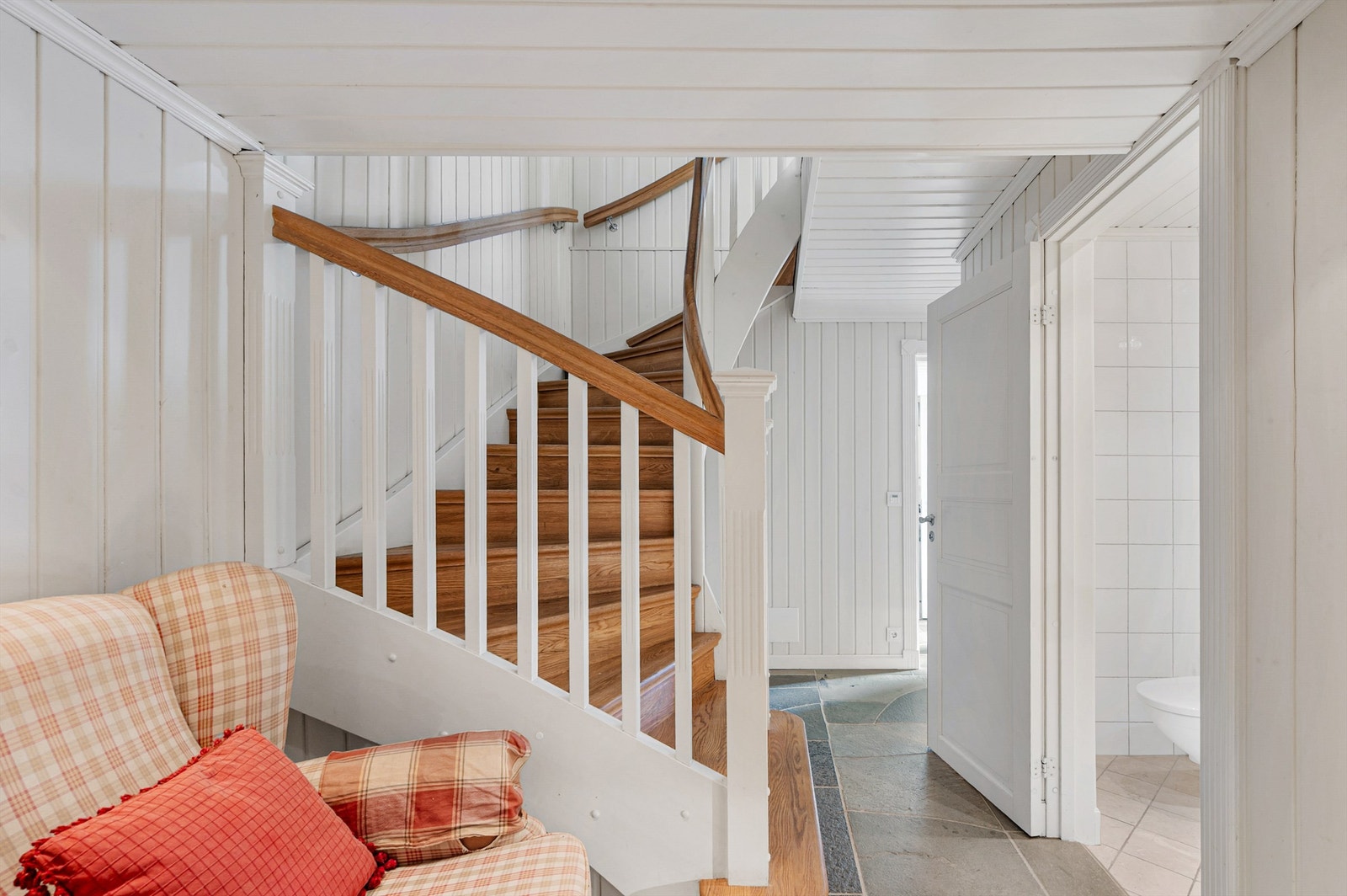 Trappegang kjeller. Galleribilde