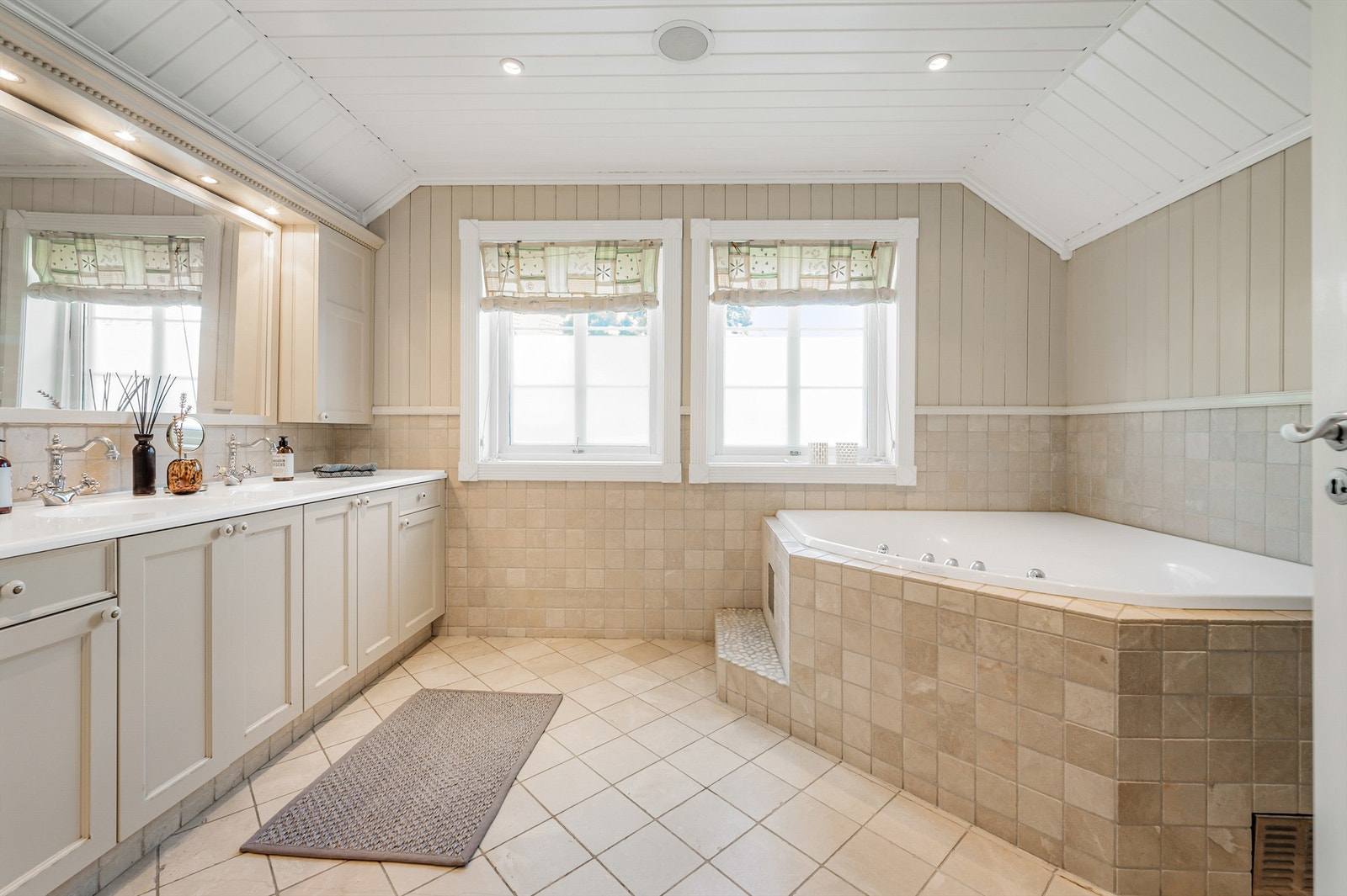 Hovedbad. Galleribilde