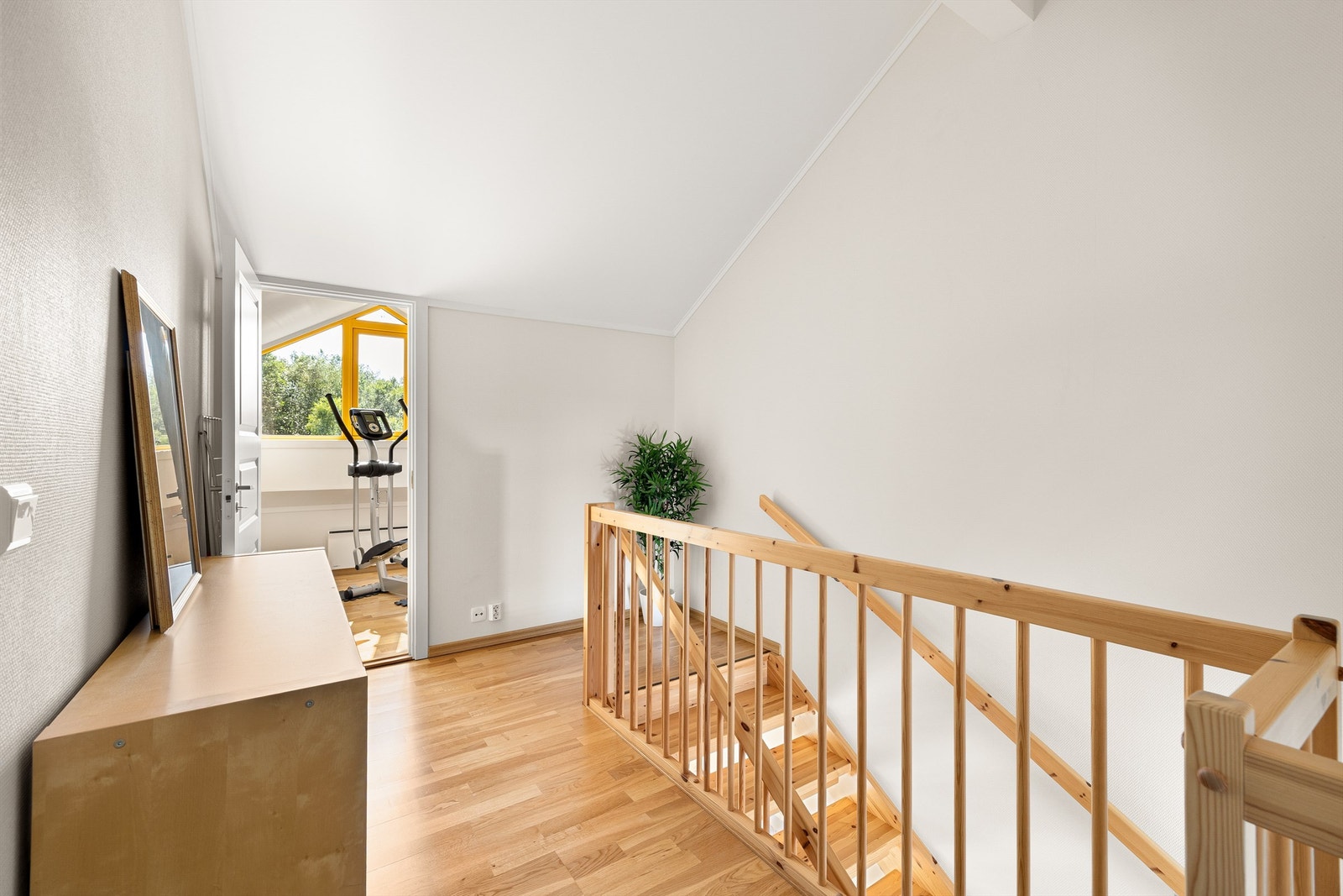 Soverommene er av ulike størrelser og alle tilgjengelig fra gangen. Galleribilde