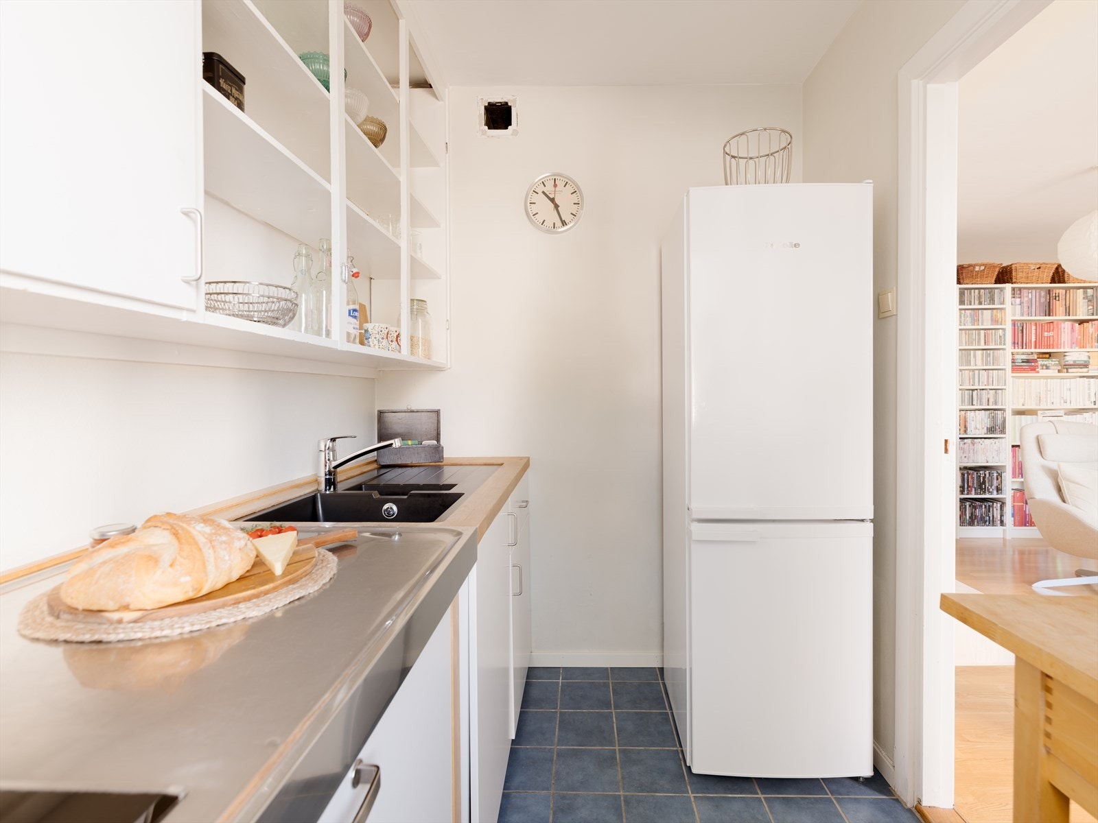 Underskap under vask samt ny vask ble satt inn nytt i 2015. Galleribilde