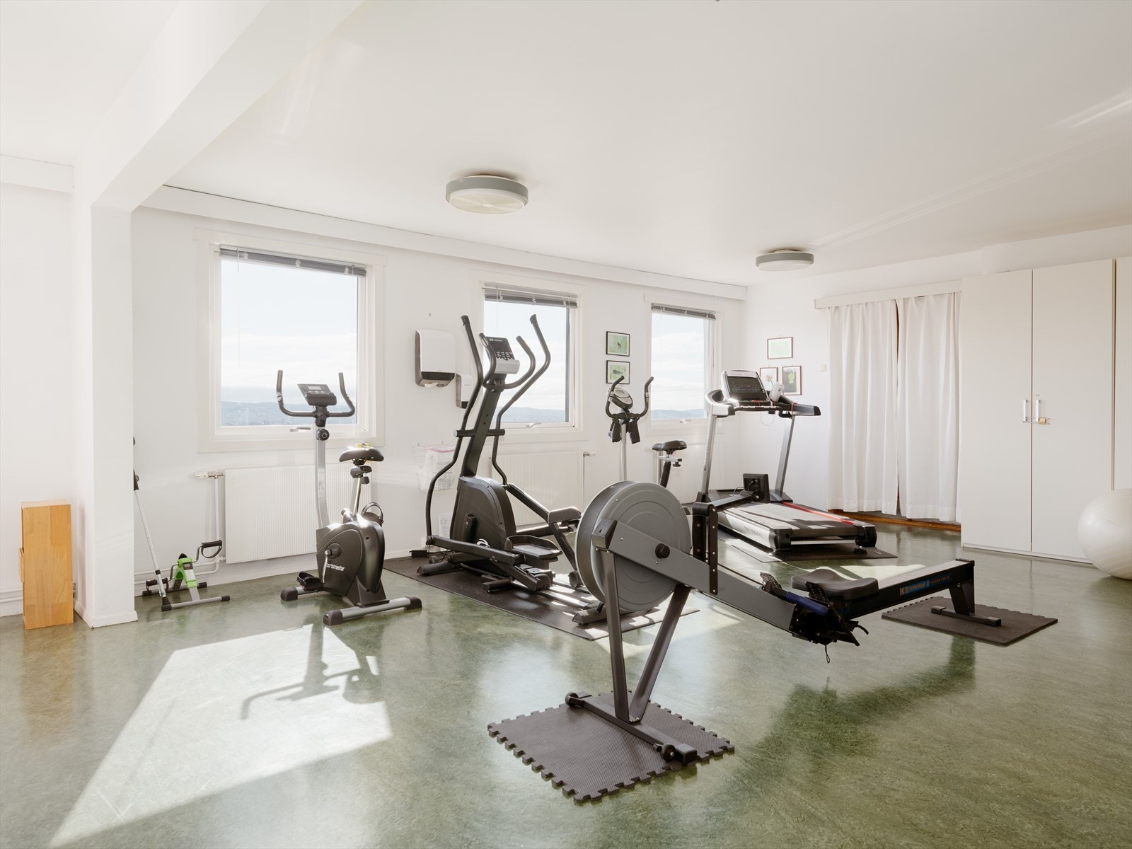 Med heisadgang til 9. etasje finner andelseierne et treningsrom med fantastisk utsikt, tilgjengelig for felles bruk. Galleribilde