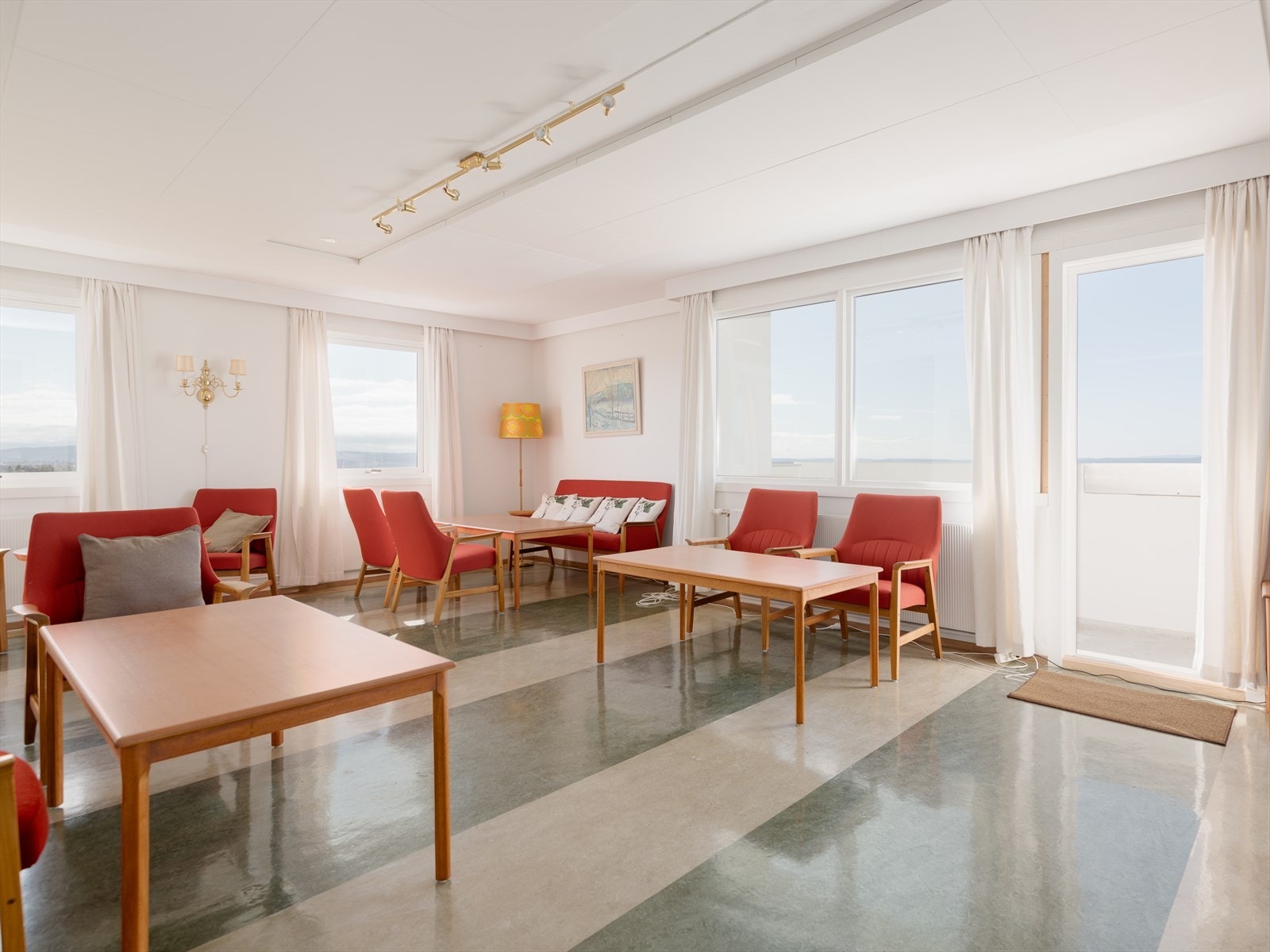 Felles selskapsrom som kan benyttes av alle andelseiere, eller reserveres for spesielle anledninger med venner og familie. Galleribilde