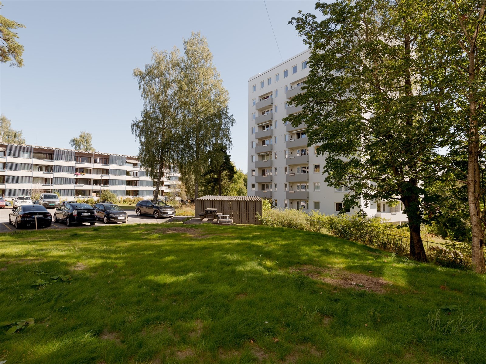 Her får du ikke bare en sjarmerende bolig - du får også hyggelige naboer, spennende fellesrom og fantastisk natur rett i nærheten. Galleribilde