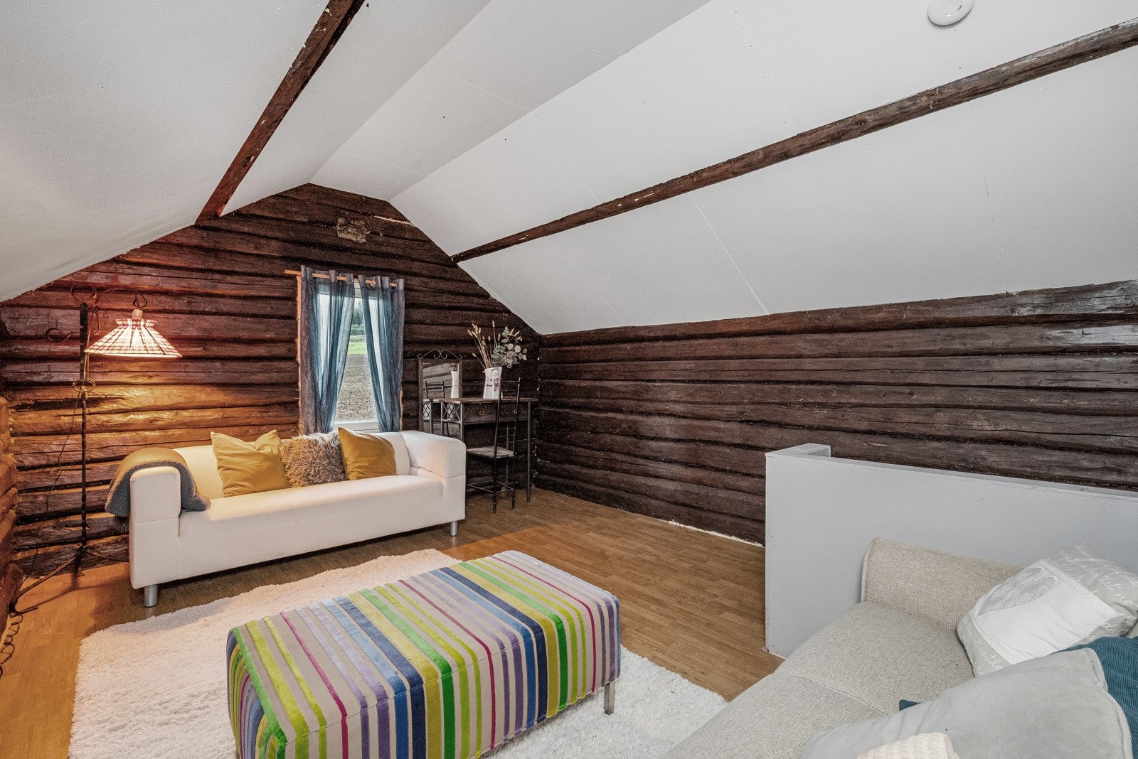 Stabburet er innredet i begge etasjer. Galleribilde