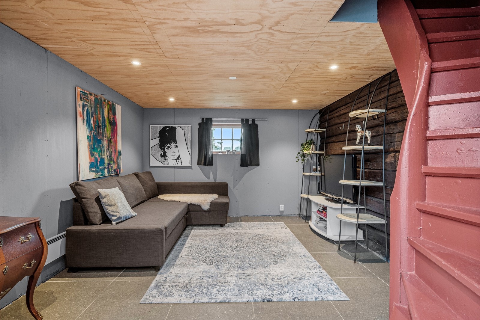 Stabburet er innredet i begge etasjer. Galleribilde