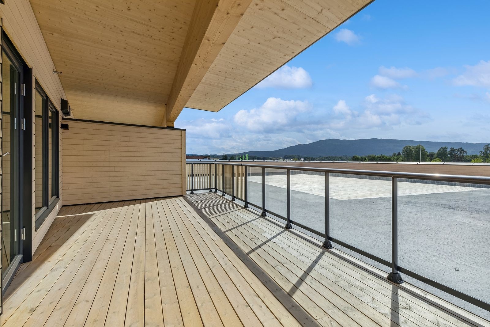 Romslig terrasse på ca 25 kvm Galleribilde