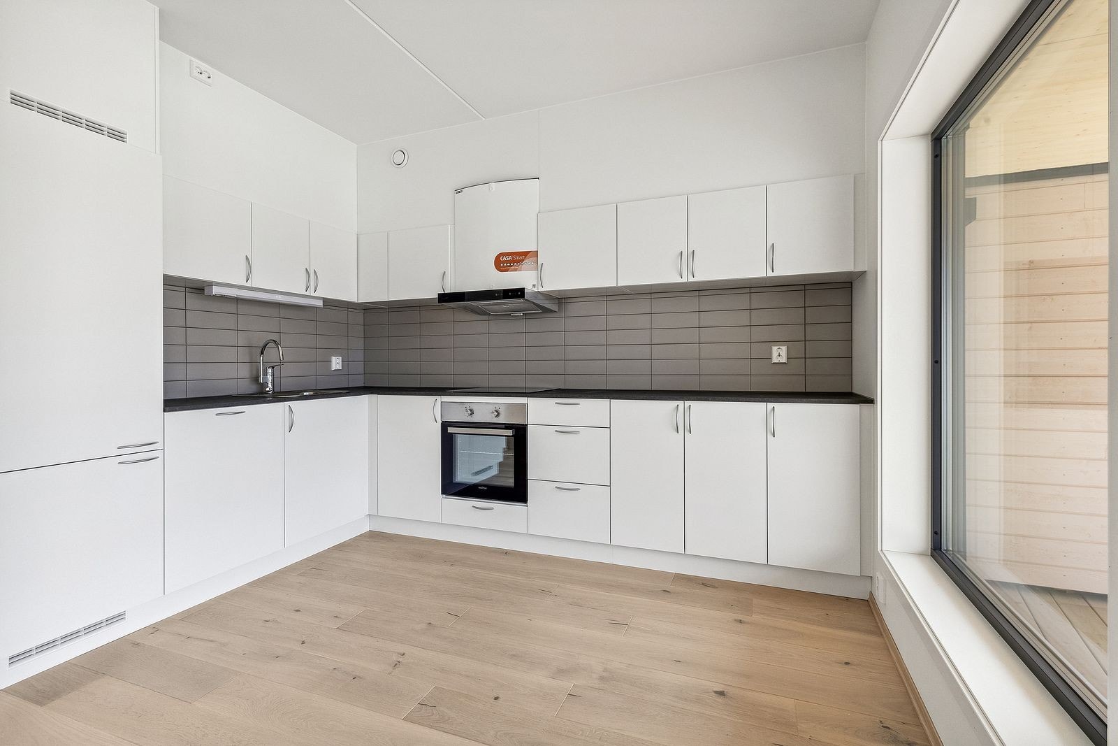 Integrerte hvitevarer på kjøkkenet medfølger. Galleribilde