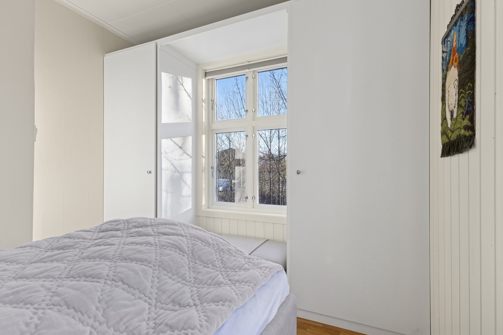 Plassbygget garderobeløsning. Galleribilde