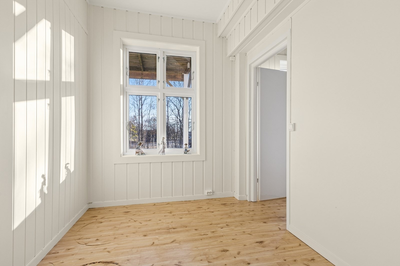 Det ene soverommet er avdelt med bod i ene delen. ( Ikke godkjent) Galleribilde