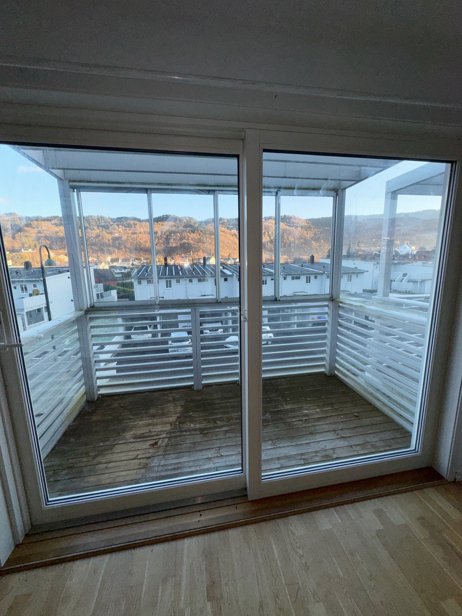 Innglasset balkong fra stue Galleribilde