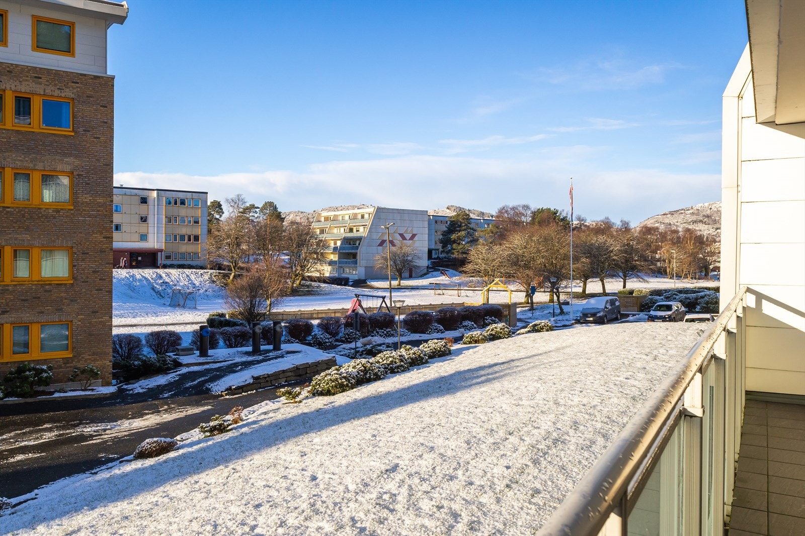 Terrassen vender mot vest og kan skilte med meget gode solforhold Galleribilde