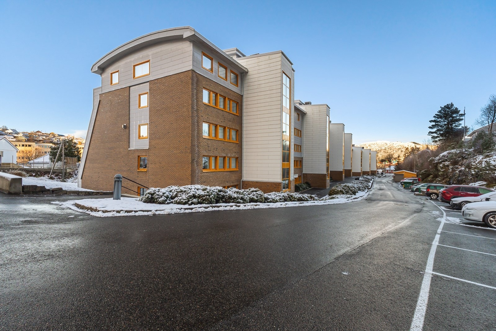 Barkaleitet Borettslag består av fem terrasseblokker med til sammen 215 boenheter Galleribilde