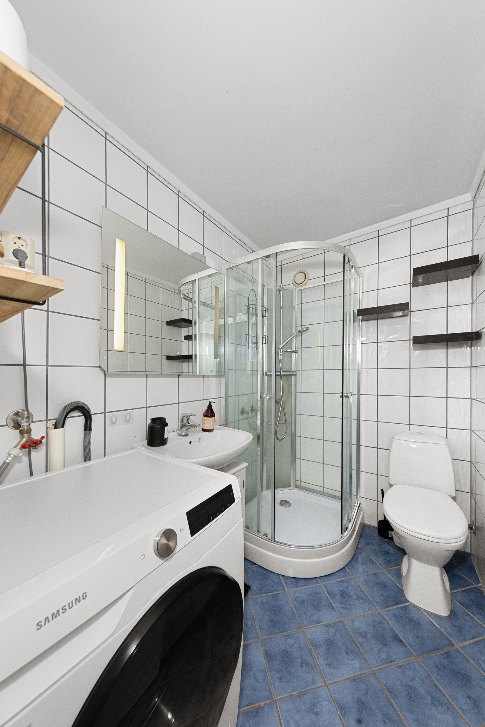 Flislagt bad med varmekabler Galleribilde