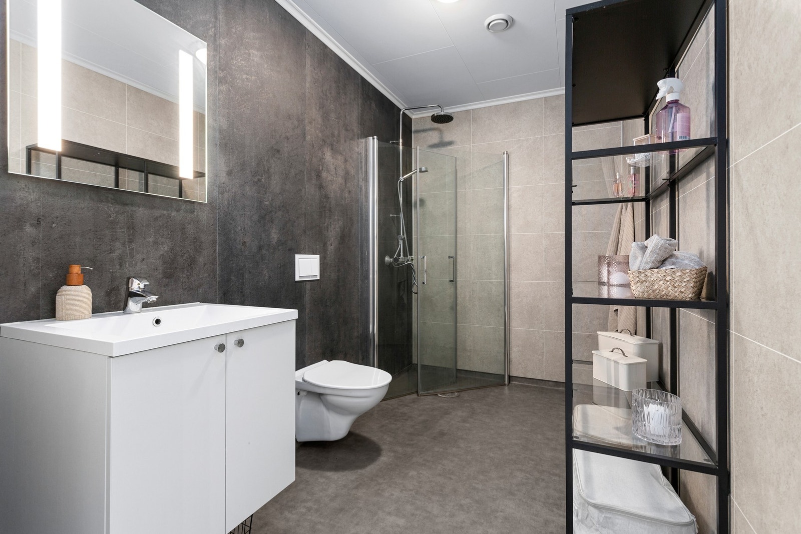 Badet er på 5,5m². Galleribilde