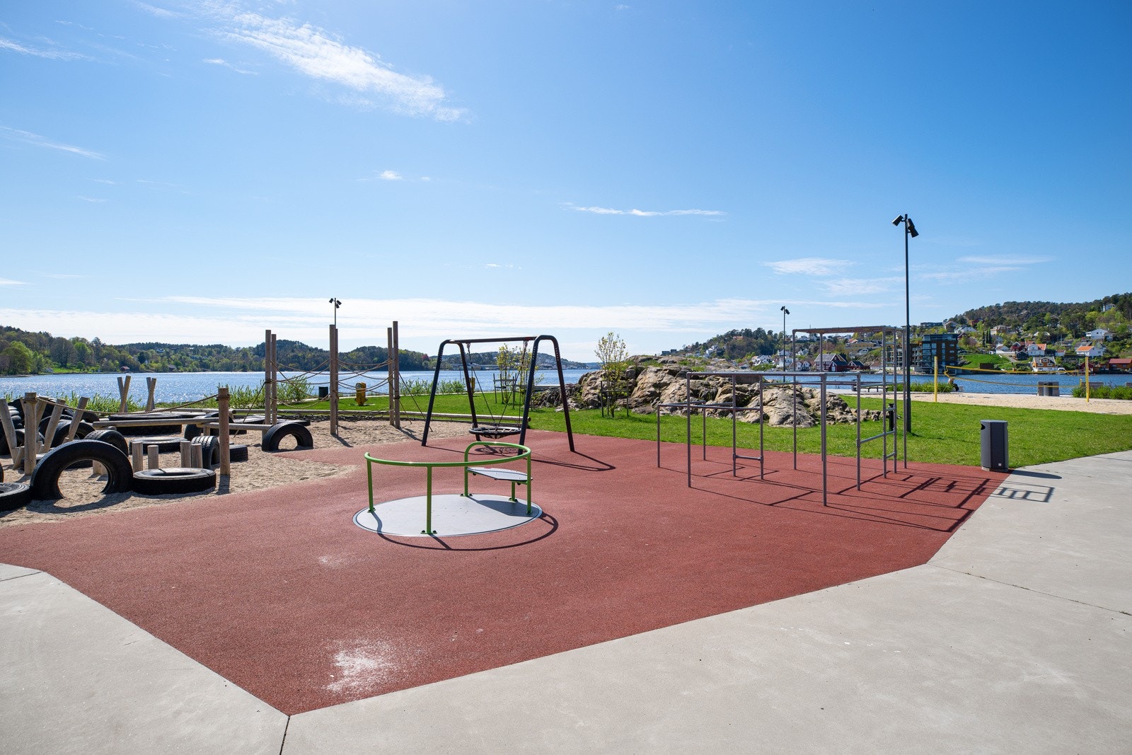Stor og fin lekeplass på Løkholmen Galleribilde