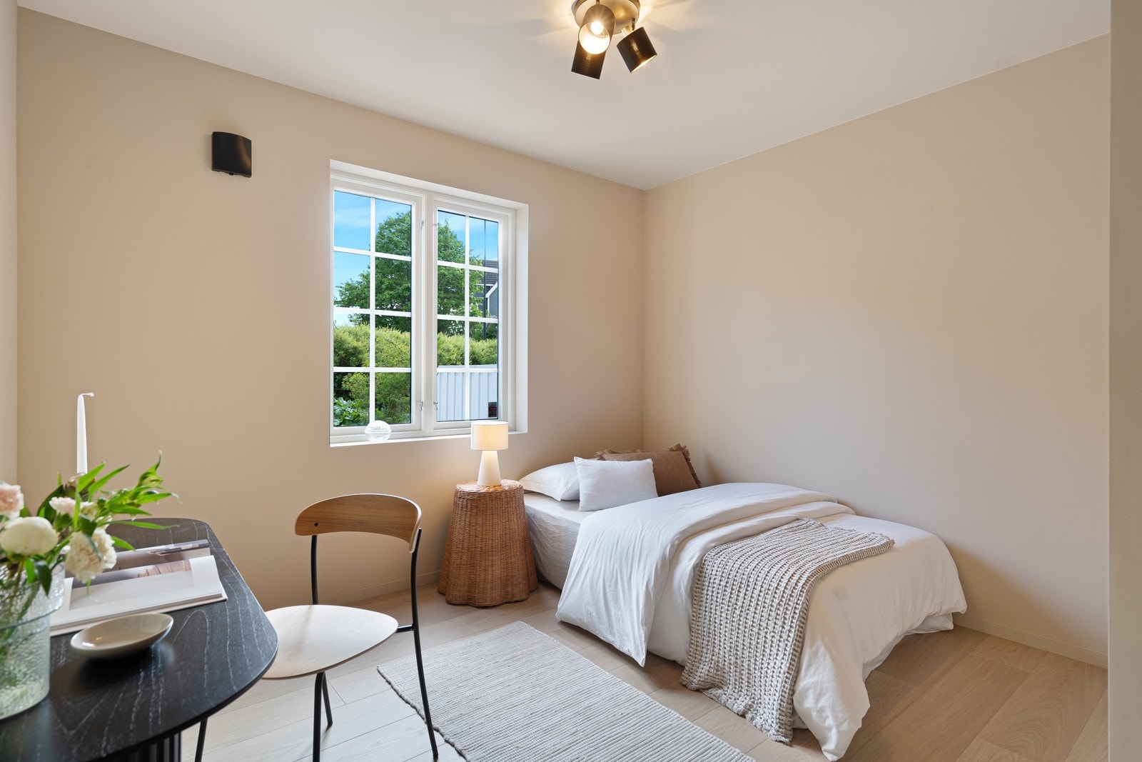 Soverom nr 2 har en god størrelse og oppleves som innbydende! Galleribilde