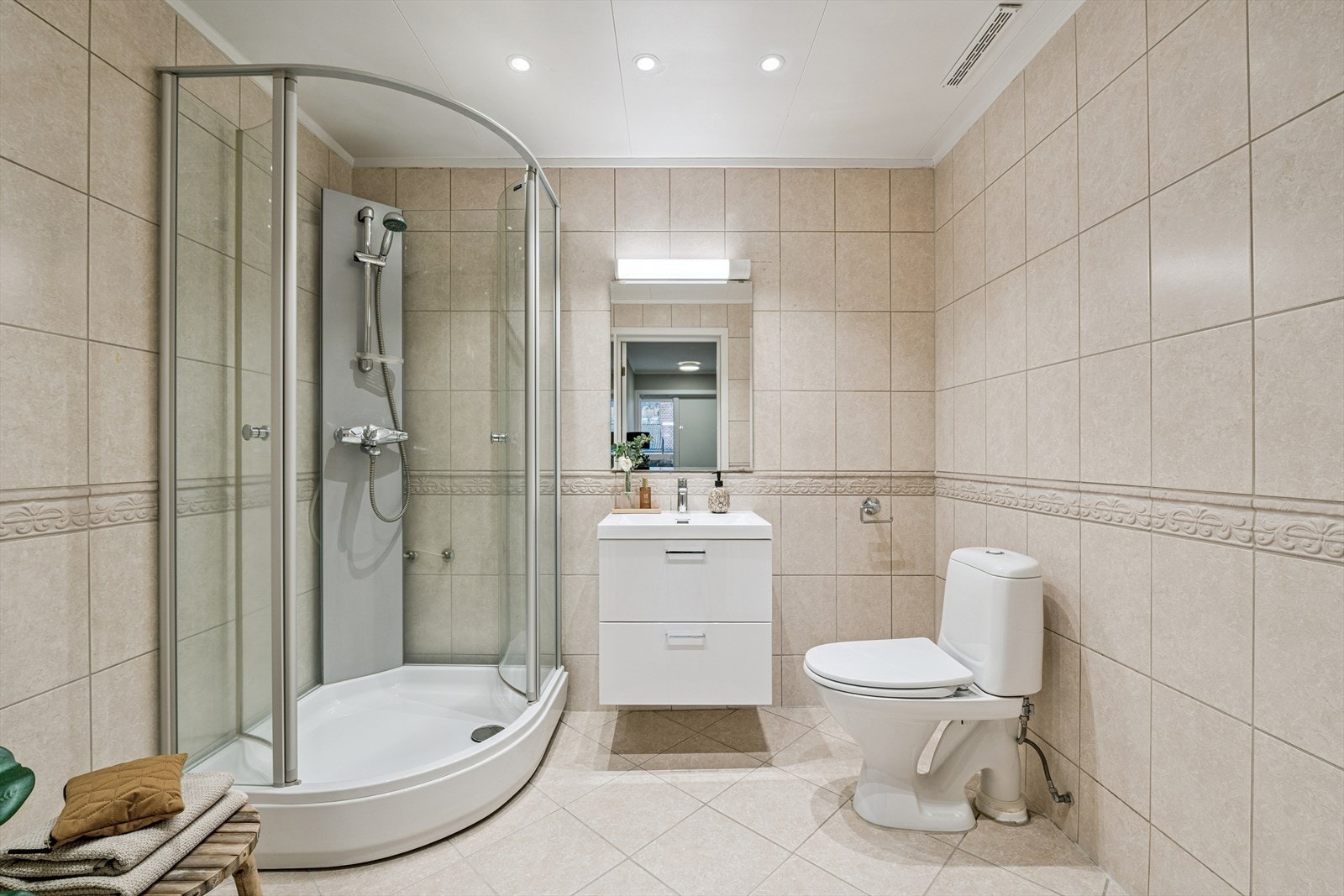 Flislagt bad med varmekabler Galleribilde