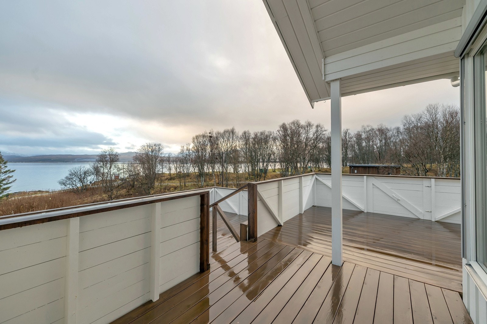 Herfra nytes storslagen utsikt og svært gode solforhold Galleribilde