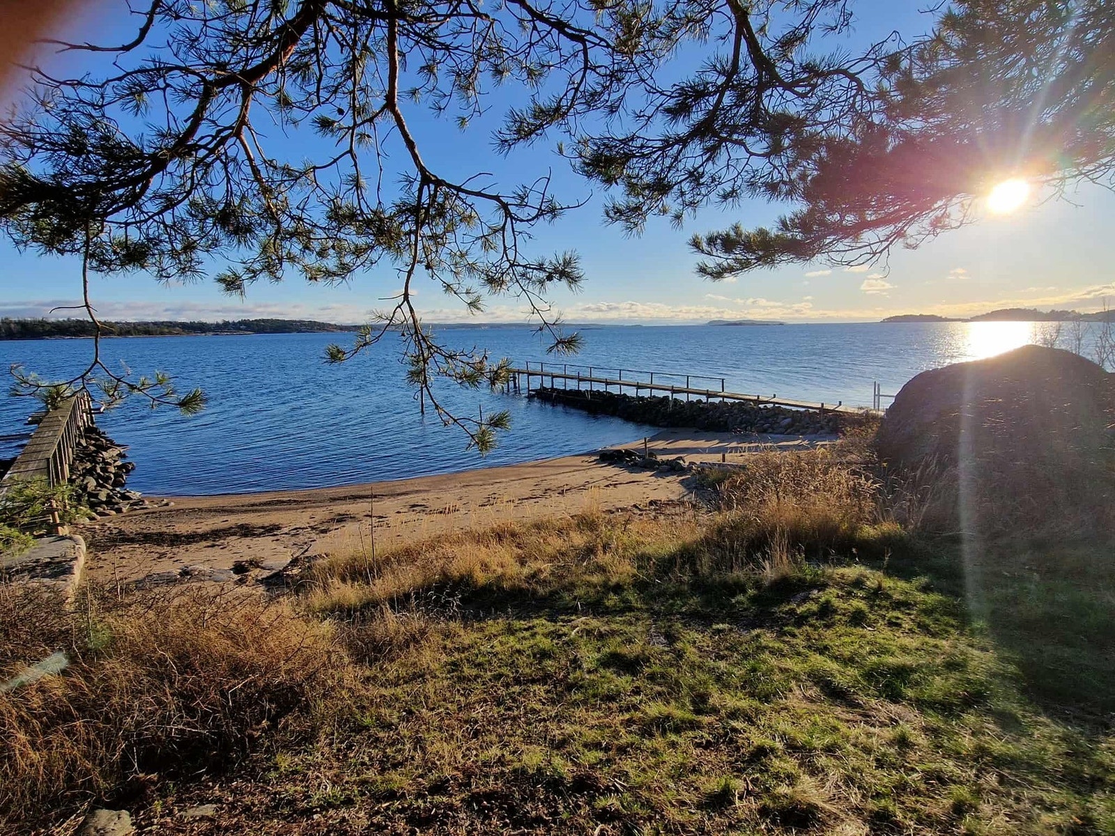 Privat stemningsbilde fra nærmeste strand. Galleribilde