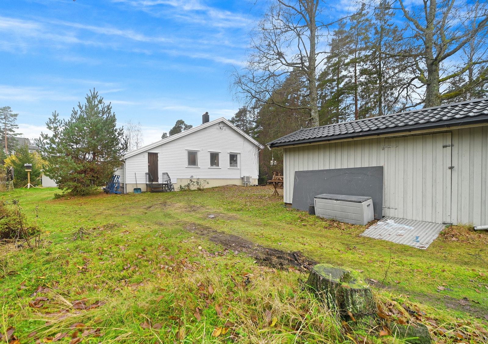 Tomten er eiet og måler 2531 kvm. Galleribilde