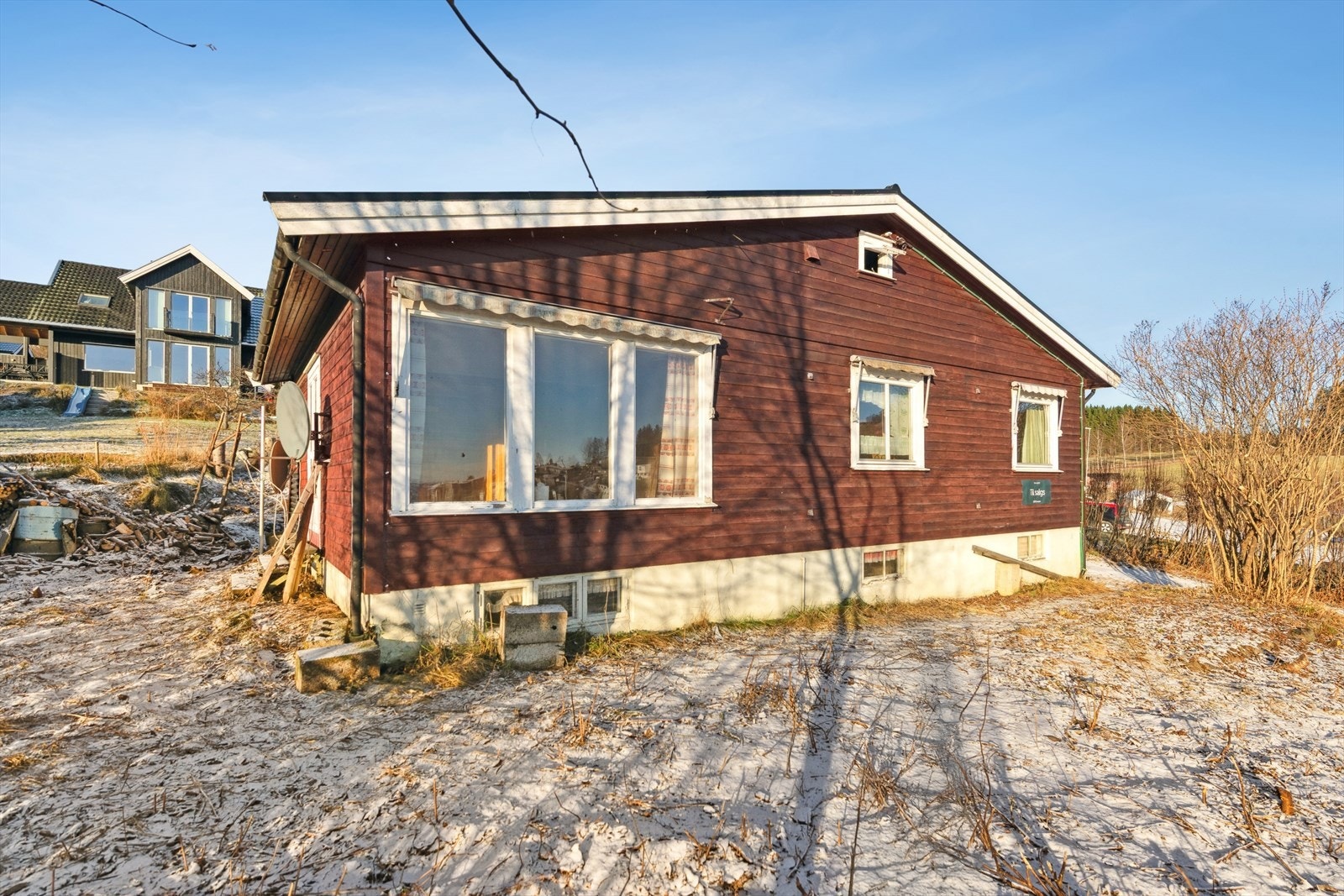 Storengvegen 22 er en enebolig beliggende i nordbyen, med kort avstand til både skole og barnehage. Galleribilde