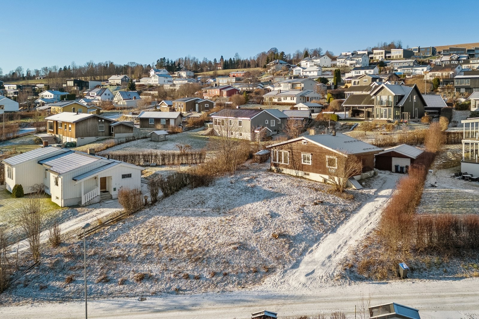 Eneboligen ligger i et godt etablert og populært boligområde ved Tranberg i Gjøvik. Galleribilde