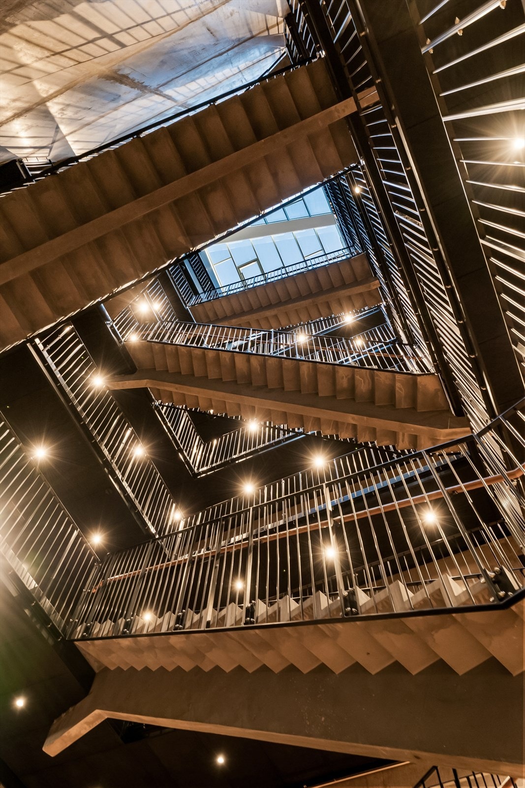 Eksklusiv felles trappeoppgang og heis i bygget. Galleribilde