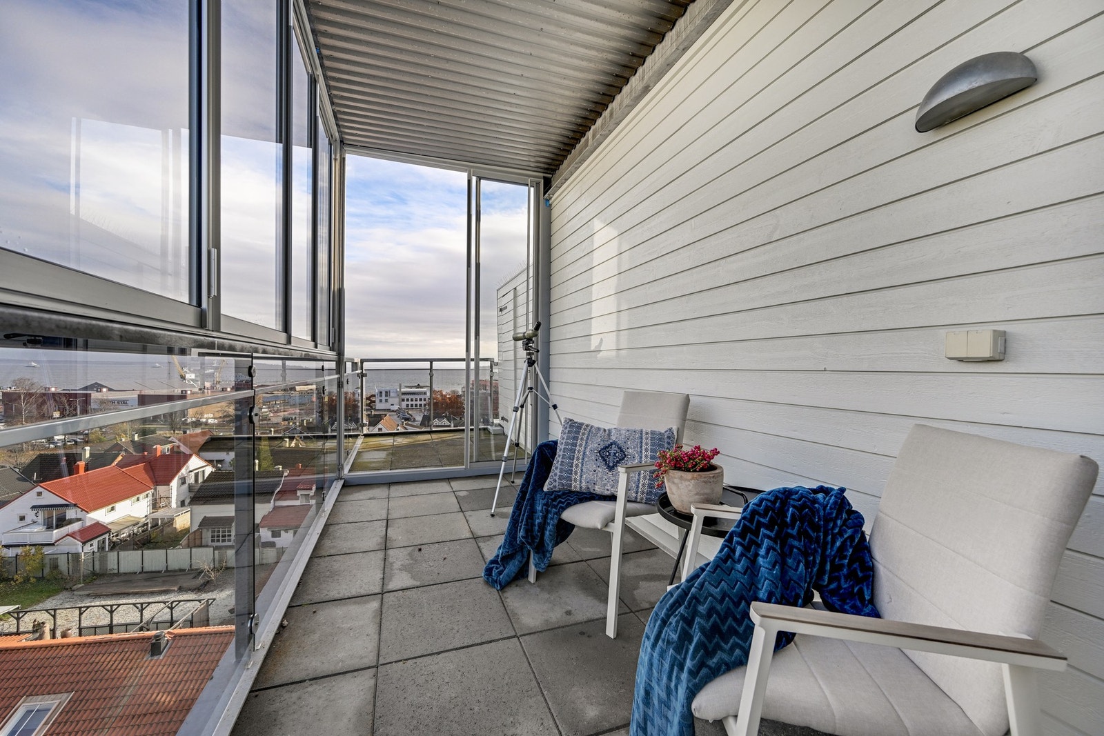 Rundt hjørnet er det en egen innglasset del Galleribilde