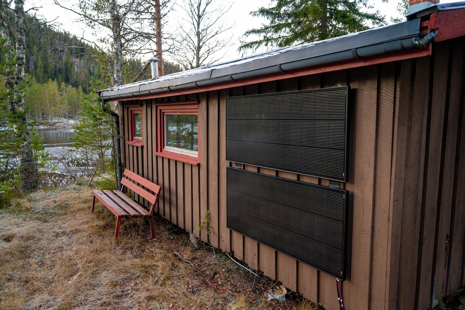 Det er montert solcellepanel (ikke batteri/omformer). Galleribilde