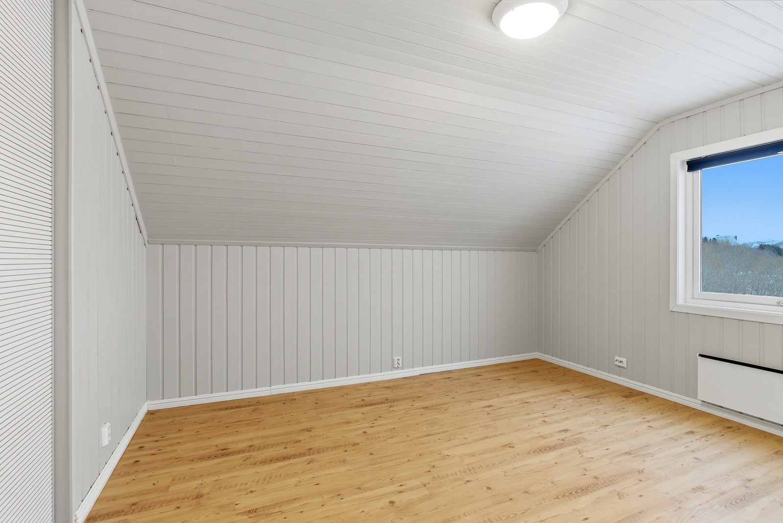 Dette soverommet har et innebygd garderobeskap. Galleribilde