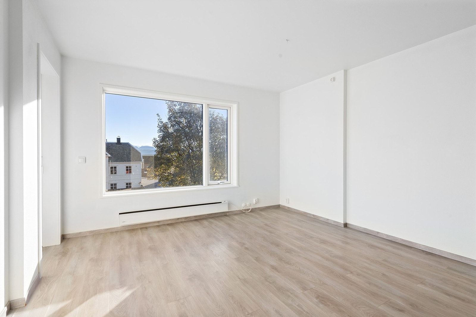 Det er store vindusflater, som gir godt med lysinnslipp. Galleribilde