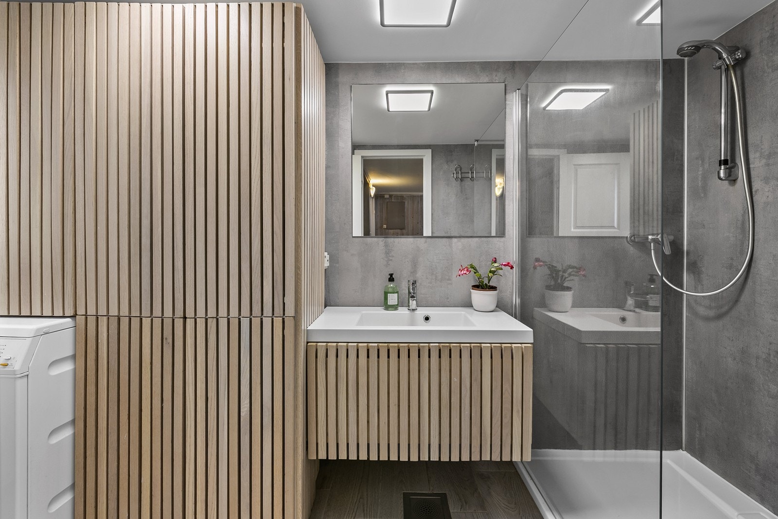 Badet er pusset opp i 2023 og gjort med egeninnsats. Galleribilde