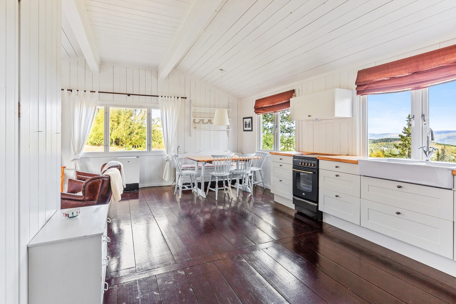 Hytta er fra 1960, men også denne er betydelig oppgradert og påkostet. Galleribilde