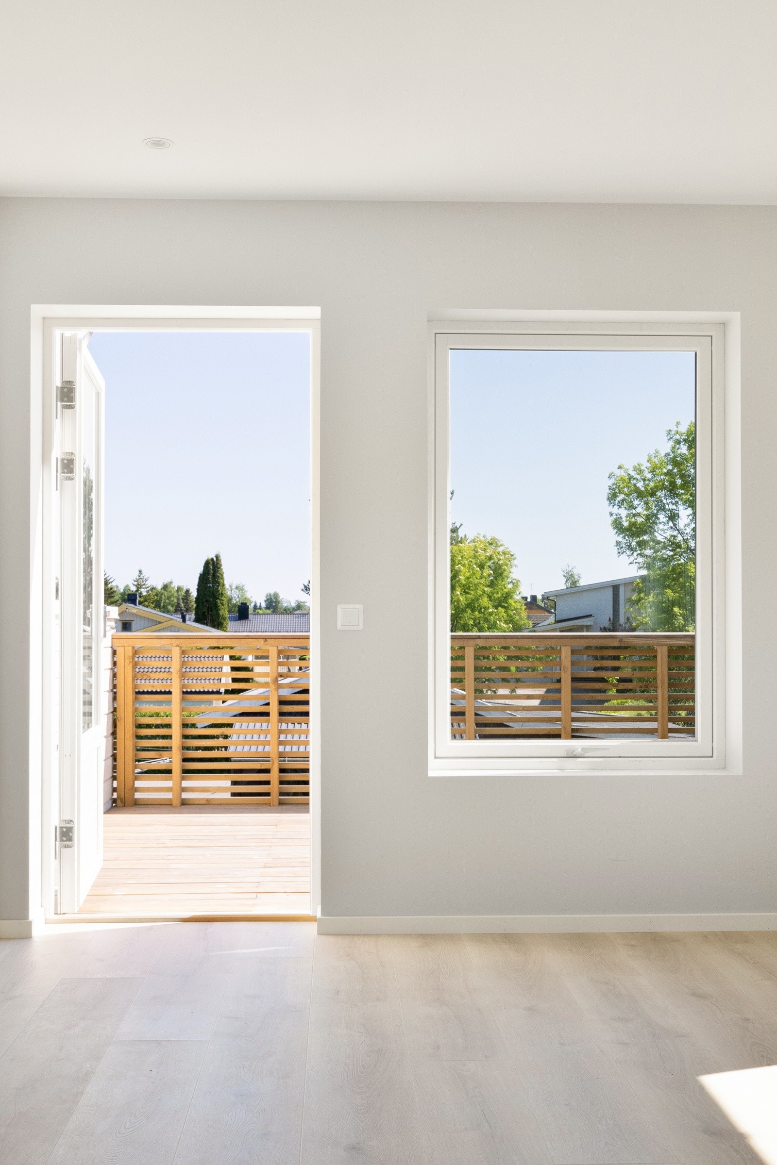 Utgang til terasse fra stuen. Galleribilde