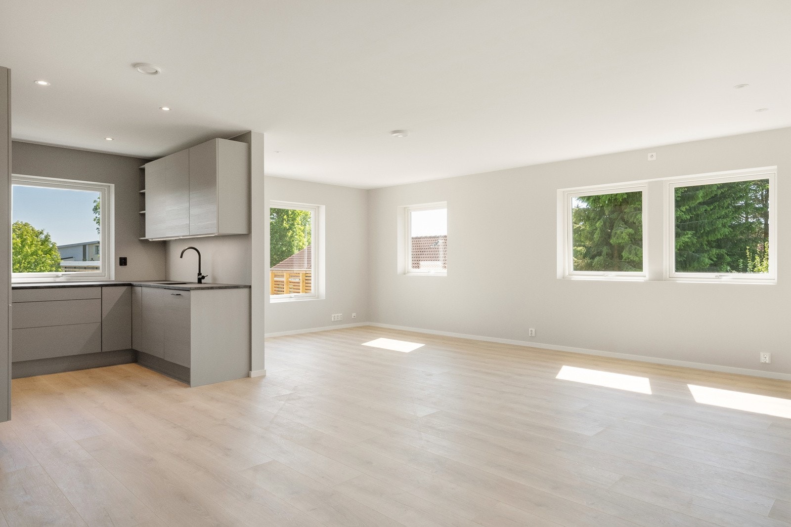 Delvis åpen kjøkken / stue løsning Galleribilde