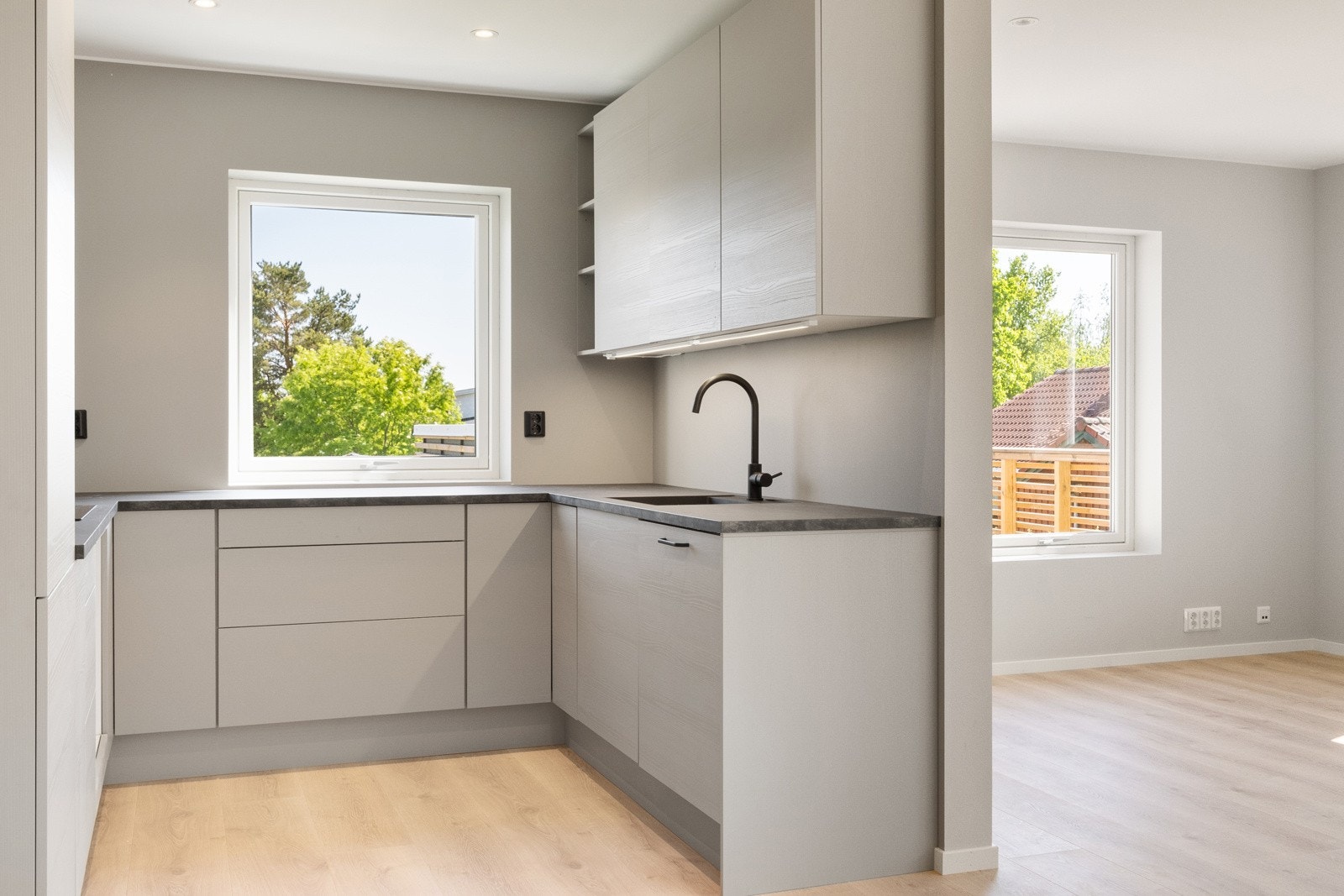 Kjøkken fra Aubo med intregrerte hvitevarer Galleribilde