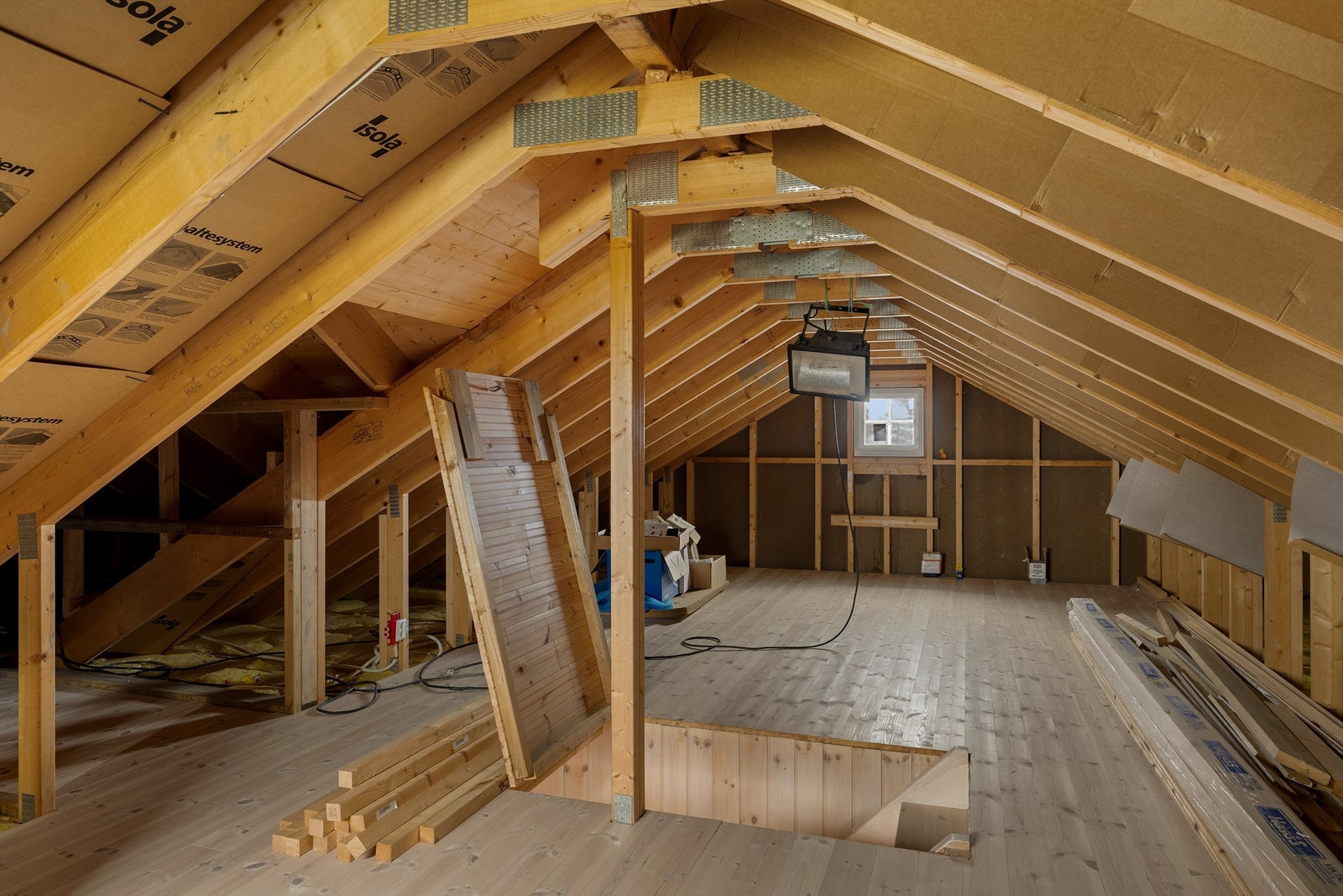 Uinnredet hems/loft. Galleribilde