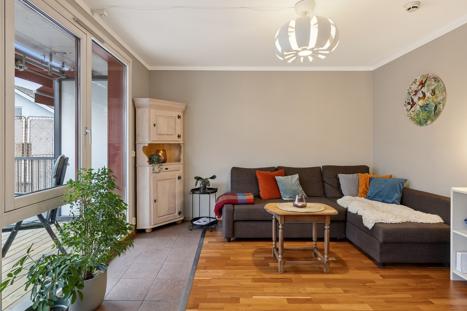 Stuen har gode møbleringsmuligheter. Galleribilde