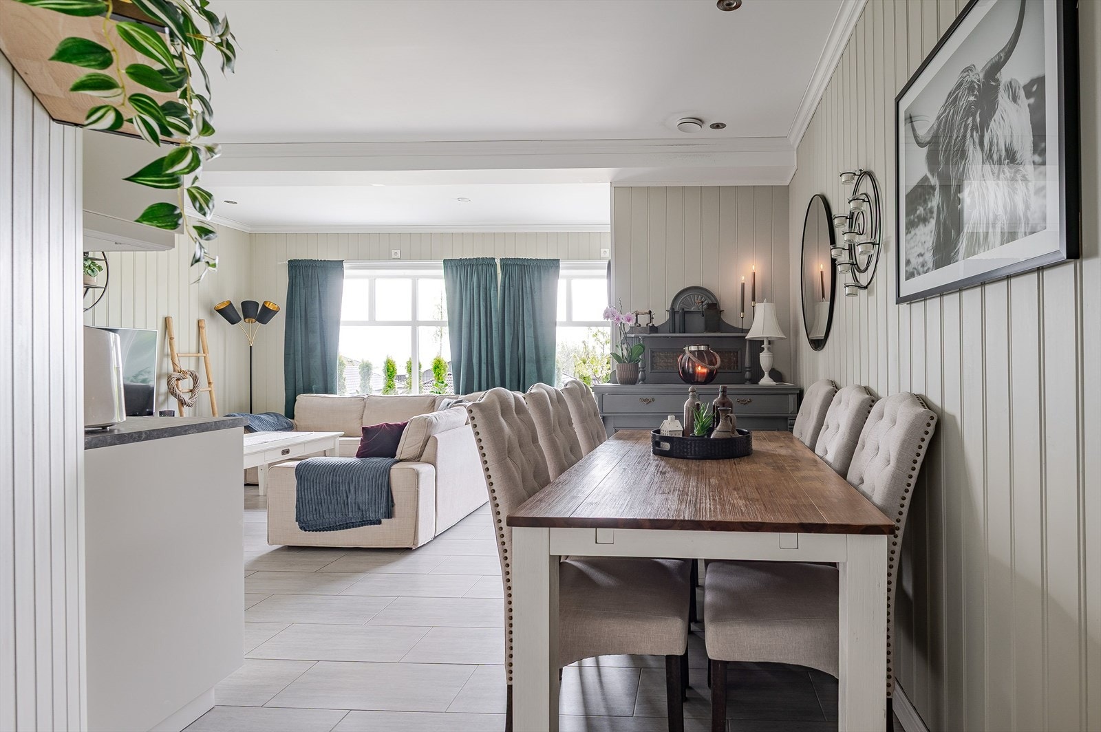 Hybeldelen er per salgsoppgavedato utleid for kr. 13 800,- per måned inkl. strøm. Galleribilde