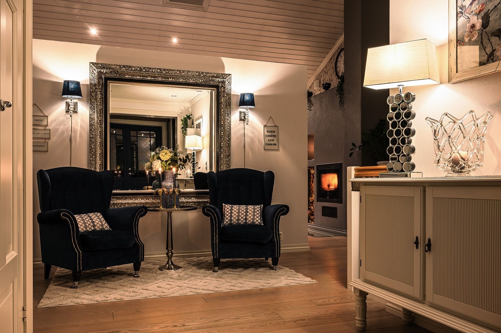 Når du entrer boligen får du umiddelbart et positivt inntrykk av dette flotte hjemmet med sin høye standard - her kan du flytte rett inn! Galleribilde