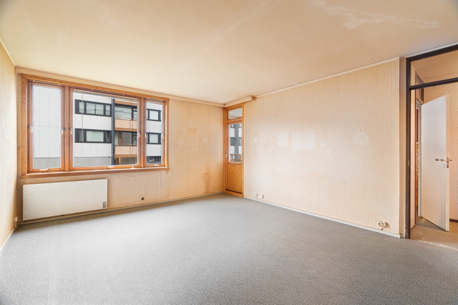 Leiligheten ligger attraktivt til i 2. etasje i et velholdt borettslag, omgitt av flotte grøntområder og innbydende fellesområder. Galleribilde