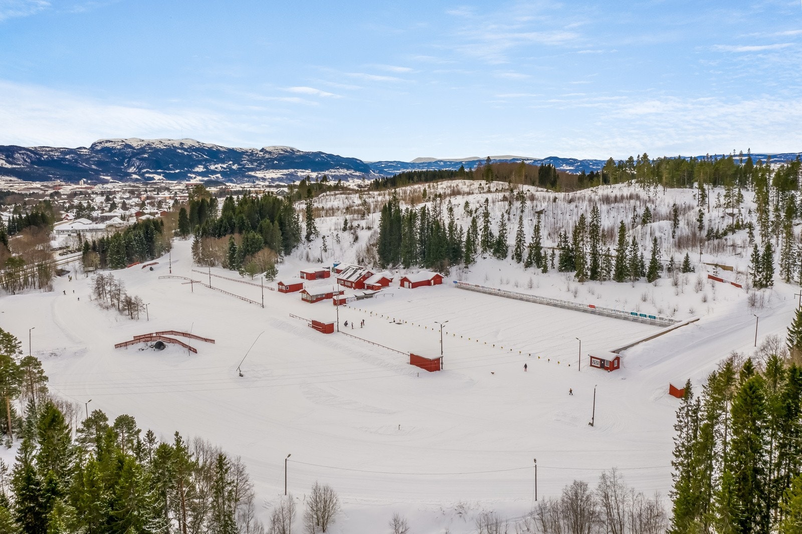 Saupstad skistadion byr på opplyste skiløyper som strekker seg til Rønningen, Granåsen og innover Bymarka. Galleribilde