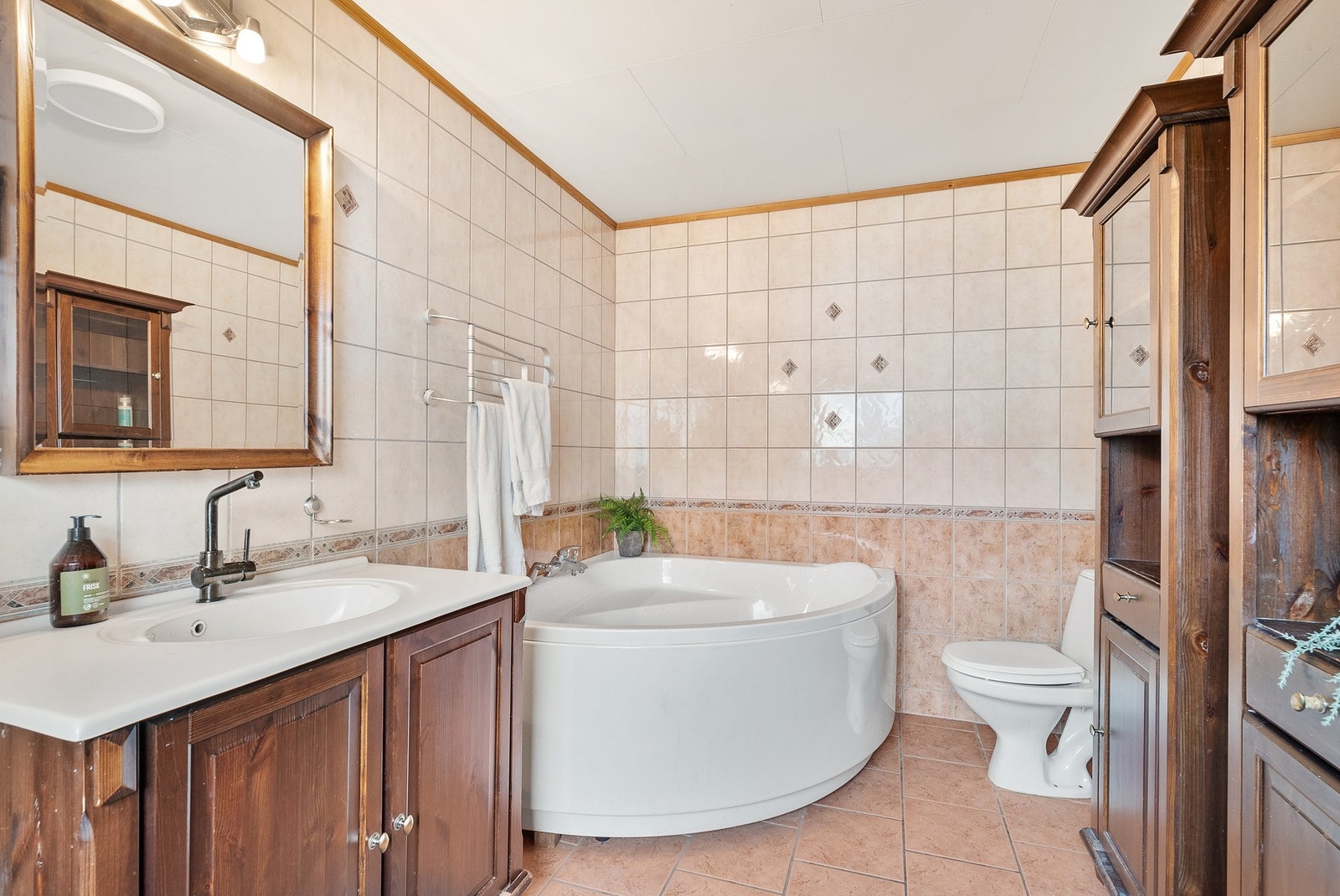 Bad i tilknytning entré. Galleribilde