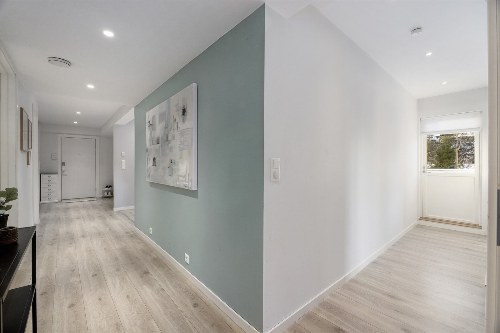 Entré og gang med gulvvarme. Galleribilde